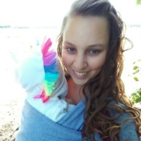 Meet your Posher, Stephanie - Picture 1 of 1